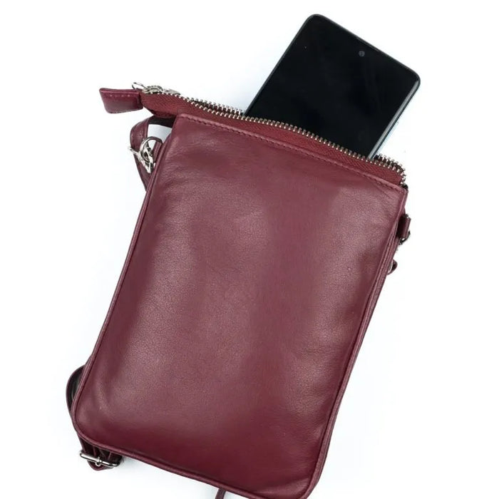 A. Eriksson nahkainen pikkulaukku Helinä Q viinin punainen