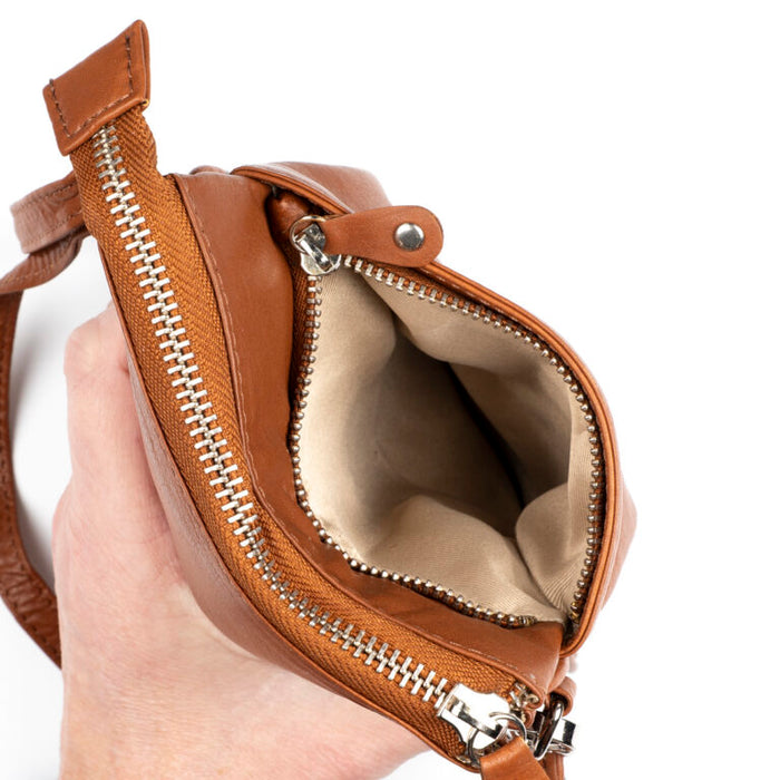 A. Eriksson nahkainen pikkulaukku Helinä Q ruskea