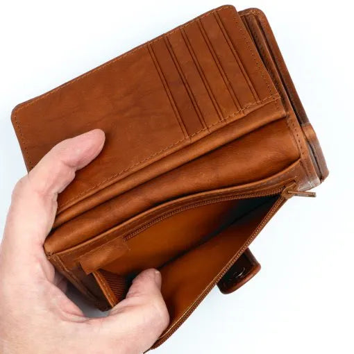 Nahkalompakko Aaria A. Eriksson ruskea