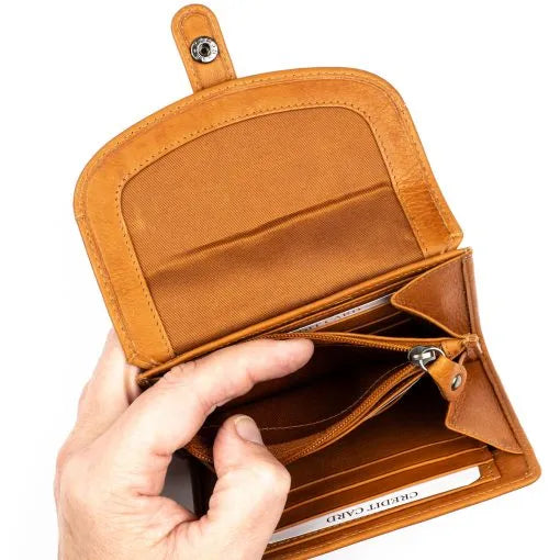 Nahkalompakko Aada M, A. Eriksson ruskea