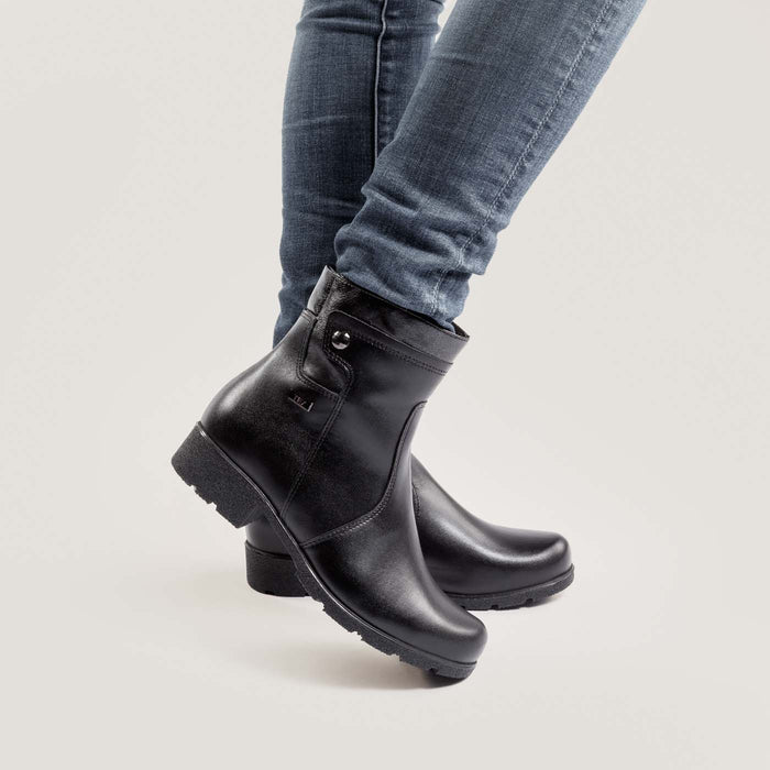 Piqant naisten nilkkurit fleecevuorilla musta